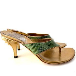 Vintage Gucci Green Snakeskin Embellished Thong Sandals